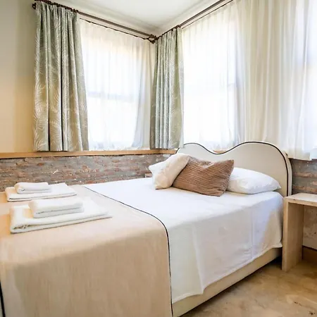 Oda ve Kahvaltı Destino House